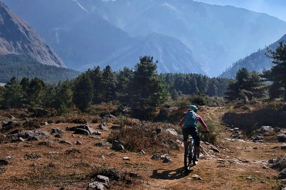 A mountain biker on the Annapurna Circuit